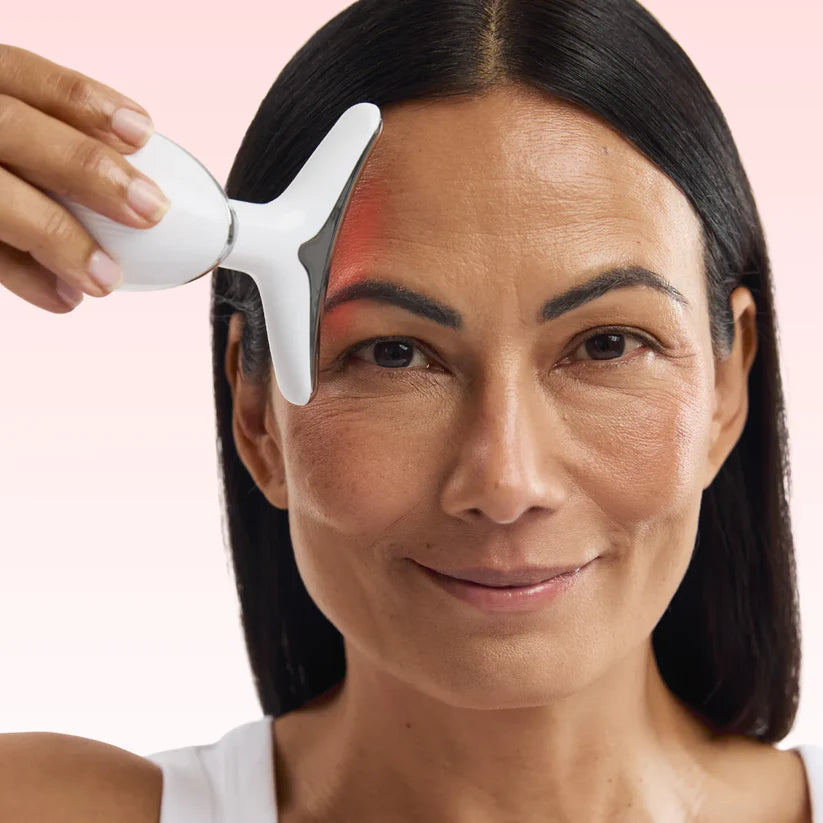 CLARA TIERRA 7-EN-1 Escultor Facial LED